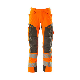 MASCOT® Accel. Safe Hose mt Knietaschen, ULTIMATE STRETCH Hose, Der Stretchstoff ist in alle Richtungen elastisch und bietet eine unübertroffene Bewegungsfreiheit, wo nichts spannt oder stört, Der multifunktionelle Stretchstoff kombiniert ein niedriges Gewicht mit sehr hoher Strapazierfähigkeit und ist darüber hinaus wasserabweisend, Das Produkt ist für Industriewäsche geeignet, Effektive Belüftung am Bein durch Reißverschluss am Oberschenkel, Zollstocktasche mit Kevlar®-Verstärkungen - besonders widerstandsfähig gegen spitze und scharfe Gegenstände, Vorbereitet für Hängetaschen 19450-126, die mit Knöpfen befestigt werden, Die Knietaschen aus strapazierfähigem CORDURA®-Gewebe sind regulierbar, so dass der Knieschutz immer optimal platziert ist, Zertifiziert für die Verwendung zusammen mit dem MASCOT-Kniepolstertyp SHORT oder LONG, da die Kniepolstertasche höhenverstellbar ist