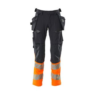 MASCOT® Accel. Safe Hose mit Hängetaschen, ULTIMATE STRETCH Hose, Der Stretchstoff ist in alle Richtungen elastisch und bietet eine unübertroffene Bewegungsfreiheit, wo nichts spannt oder stört, Der multifunktionelle Stretchstoff kombiniert ein niedriges Gewicht mit sehr hoher Strapazierfähigkeit und ist darüber hinaus wasserabweisend, Hängetaschen mit Kevlar® und CORDURA®-Gewebe Verstärkungen, Abnehmbare Hängetaschen, Effektive Belüftung am Bein durch Reißverschluss am Oberschenkel, Zollstocktasche mit Kevlar®-Verstärkungen - besonders widerstandsfähig gegen spitze und scharfe Gegenstände, Knietaschen aus in zwei Richtungen dehnbarem CORDURA®, die zusätzliche Bewegungsfreiheit beim Knien bieten, Die Knietaschen sind höhenverstellbar, so dass der Knieschutz optimal an den Knien platziert ist, Zertifiziert für die Verwendung zusammen mit dem MASCOT-Kniepolstertyp SHORT oder LONG, da die Kniepolstertasche höhenverstellbar ist