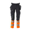MASCOT® Accel. Safe Hose mit Hängetaschen, ULTIMATE STRETCH Hose, Der Stretchstoff ist in alle Richtungen elastisch und bietet eine unübertroffene Bewegungsfreiheit, wo nichts spannt oder stört, Der multifunktionelle Stretchstoff kombiniert ein niedriges Gewicht mit sehr hoher Strapazierfähigkeit und ist darüber hinaus wasserabweisend, Hängetaschen mit Kevlar® und CORDURA®-Gewebe Verstärkungen, Abnehmbare Hängetaschen, Effektive Belüftung am Bein durch Reißverschluss am Oberschenkel, Zollstocktasche mit Kevlar®-Verstärkungen - besonders widerstandsfähig gegen spitze und scharfe Gegenstände, Knietaschen aus in zwei Richtungen dehnbarem CORDURA®, die zusätzliche Bewegungsfreiheit beim Knien bieten, Die Knietaschen sind höhenverstellbar, so dass der Knieschutz optimal an den Knien platziert ist, Zertifiziert für die Verwendung zusammen mit dem MASCOT-Kniepolstertyp SHORT oder LONG, da die Kniepolstertasche höhenverstellbar ist