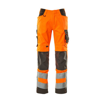 MASCOT® Safe Supreme Hose mit Knietaschen Hose, Strapazierfähige, dreifache Kappnähte an den Beinen und im Schritt verlängern die Lebensdauer des Produktes, Einfaches Verlängern der Hose um 3cm, durch auftrennen der roten Naht auf der Innenseite, Knietaschen aus strapazierfähigem CORDURA®-Gewebe, Eingriff zum Knieschutz von oben – mit Klettverschluss an der äußeren Kante der Patteinnenseite, um das Hängenbleiben an Hebeln oä zu vermeiden, Ergonomisch geschnittene Hosenbeine, die nach den natürlichen Bewegungen des Körpers geformt wurden, Das Produkt ist für Industriewäsche geeignet, Leichte und starke Stoffqualität mit Ripstop Ripstop ist eine besonders reißfeste Webung, die dafür sorgt, dass der Stoff lange hält, Zertifiziert für die Verwendung zusammen mit dem MASCOT-Kniepolstertyp SHORT oder LONG, da die Kniepolstertasche höhenverstellbar ist.