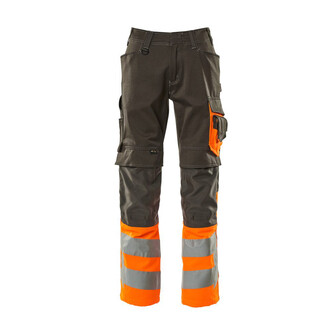 MASCOT® Safe Supreme Leeds Hose, Strapazierfähige, dreifache Kappnähte an den Beinen und im Schritt verlängern die Lebensdauer des Produktes, Die Oberflächenbehandlung macht das Produkt schmutzabweisend und sorgt für hohe Sichtbarkeit, Einfaches Verlängern der Hose um 3cm, durch auftrennen der roten Naht auf der Innenseite