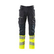 MASCOT® Accel. Safe Hose mit Knietaschen, Stretch-Einsätze Hose, Leichte und starke Stoffqualität mit Ripstop Ripstop ist eine besonders reißfeste Webung, die dafür sorgt, dass der Stoff lange hält, Das Produkt ist eine Kombination aus festem Stoff und Stretchgewebe Das Stretchgewebe befindet sich dort, wo zusätzliche Bewegungsfreiheit erforderlich ist, Ergonomisch geschnittene Hosenbeine