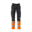 MASCOT® Accel. Safe Hose mit Knietaschen, Stretch-Einsätze Hose, Leichte und starke Stoffqualität mit Ripstop Ripstop ist eine besonders reißfeste Webung, die dafür sorgt, dass der Stoff lange hält, Das Produkt ist eine Kombination aus festem Stoff und Stretchgewebe Das Stretchgewebe befindet sich dort, wo zusätzliche Bewegungsfreiheit erforderlich ist, Ergonomisch geschnittene Hosenbeine