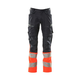 MASCOT® Accel. Safe Hose mit Knietaschen, Stretch-Einsätze Hose, Leichte und starke Stoffqualität mit Ripstop Ripstop ist eine besonders reißfeste Webung, die dafür sorgt, dass der Stoff lange hält, Das Produkt ist eine Kombination aus festem Stoff und Stretchgewebe Das Stretchgewebe befindet sich dort, wo zusätzliche Bewegungsfreiheit erforderlich ist, Ergonomisch geschnittene Hosenbeine