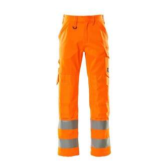 MASCOT® Safe Light Geraldton Hose, Einfaches Verlängern der Hose um 3cm, durch auftrennen der roten Naht auf der Innenseite, Knietaschen aus strapazierfähigem Polyester mit Eingriff von unten, so dass sich kein Schmutz sammelt, Stoff der Knietasche ist auf der Rückseite wasserabweisend beschichtet, Strapazierfähige, dreifache Kappnähte an den Beinen und im Schritt verlängern die Lebensdauer des Produktes, Spezieller Schnitt an der Rückseite der Hosenbeine, verhindert beim Knien überflüssigen Stoff in der Kniekehle, Das Produkt ist für Industriewäsche geeignet, Zertifiziert für die Verwendung zusammen mit dem MASCOT-Kniepolstertyp SHORT oder LONG, da die Kniepolstertasche höhenverstellbar ist