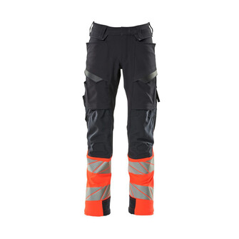 MASCOT® Accel. Safe Hose mt Knietaschen, ULTIMATE STRETCH Hose, Der Stretchstoff ist in alle Richtungen elastisch und bietet eine unübertroffene Bewegungsfreiheit, wo nichts spannt oder stört, Der multifunktionelle Stretchstoff kombiniert ein niedriges Gewicht mit sehr hoher Strapazierfähigkeit und ist darüber hinaus wasserabweisend, Das Produkt ist für Industriewäsche geeignet, Effektive Belüftung am Bein durch Reißverschluss am Oberschenkel, Ergonomisch geschnittene Hosenbeine, die nach den natürlichen Bewegungen des Körpers geformt wurden, Vorbereitet für Hängetaschen 19450-126, die mit Knöpfen befestigt werden, Die Knietaschen aus strapazierfähigem CORDURA®-Gewebe sind regulierbar, so dass der Knieschutz immer optimal platziert ist, Zertifiziert für die Verwendung zusammen mit dem MASCOT-Kniepolstertyp SHORT oder LONG, da die Kniepolstertasche höhenverstellbar ist
