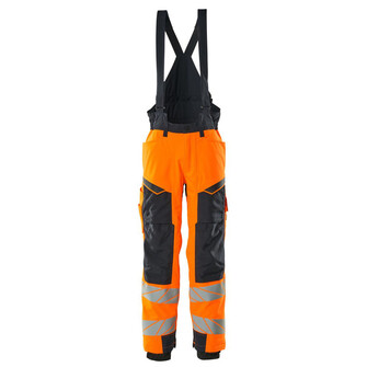 MASCOT® Accel. Safe Winterhose mit Knietaschen, CLIMASCOT® Winterhose, Atmungsaktiv, wind- und wasserdicht mit getapten Nähten, Äußerst strapazierfähig, Die einzigartige CLIMASCOT®-Isolierung wärmt effektiv, ist leicht, weich und lässt sich auf ein geringes Volumen komprimieren, Ergonomisch geschnittene Hosenbeine, die nach den natürlichen Bewegungen des Körpers geformt wurden, Zollstocktasche mit Kevlar®-Verstärkungen - besonders widerstandsfähig gegen spitze und scharfe Gegenstände, Die Knietaschen aus strapazierfähigem CORDURA®-Gewebe sind regulierbar, so dass der Knieschutz immer optimal platziert ist, Hochgezogenes Rückenteil stützt und bietet zusätzlichen Schutz vor Wind und Kälte im unteren Rückenbereich, Schneefang an der Beininnenseite hält Schnee und Schmutz draußen, Zertifiziert für die Verwendung zusammen mit dem MASCOT-Kniepolstertyp SHORT oder LONG, da die Kniepolstertasche höhenverstellbar ist