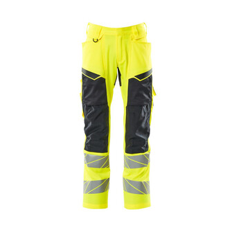 MASCOT® Accel. Safe Hose mit Knietaschen, Stretch-Einsätze Hose, Leichte und starke Stoffqualität mit Ripstop Ripstop ist eine besonders reißfeste Webung, die dafür sorgt, dass der Stoff lange hält, Das Produkt ist eine Kombination aus festem Stoff und Stretchgewebe Das Stretchgewebe befindet sich dort, wo zusätzliche Bewegungsfreiheit erforderlich ist, Vorbereitet für Hängetaschen 19450-126, die mit Knöpfen befestigt werden, Ergonomisch geschnittene Hosenbeine, die nach den natürlichen Bewegungen des Körpers geformt wurden, Die Knietaschen aus strapazierfähigem CORDURA®-Gewebe sind regulierbar, so dass der Knieschutz immer optimal platziert ist, Zertifiziert für die Verwendung zusammen mit dem MASCOT-Kniepolstertyp SHORT oder LONG, da die Kniepolstertasche höhenverstellbar ist , Standardmäßig in drei verschiedenen Schrittlängen erhältlich, für die individuell beste Passform und die am besten platzierten Details, Das Produkt ist für Industriewäsche geeignet