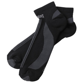 MASCOT® Complete Maseru Socken, COOLMAX® sorgt für effektiven Feuchtigkeitstransport, hält den Körper trocken und verhindert Auskühlen, Das elastische Material stabilisiert und sorgt für einen guten Sitz der Socke am Fuß, Die Form der Socken wurde speziell dem rechten und linken Fuß angepasst, um optimal zu stützen, Eine verstärkte Fersen- und Zehenpartie erhöht die Strapazierfähigkeit und bietet extra Schutz