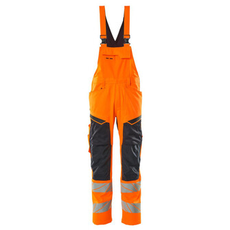 MASCOT® Accel. Safe Latzhose, Knietaschen, Stretch-Einsätze Latzhose, Leichte und starke Stoffqualität mit Ripstop Ripstop ist eine besonders reißfeste Webung, die dafür sorgt, dass der Stoff lange hält, Das Produkt ist eine Kombination aus festem Stoff und Stretchgewebe Das Stretchgewebe befindet sich dort, wo zusätzliche Bewegungsfreiheit erforderlich ist, Ergonomisch geschnittene Hosenbeine, die nach den natürlichen Bewegungen des Körpers geformt wurden, Die Knietaschen aus strapazierfähigem CORDURA®-Gewebe sind regulierbar, so dass der Knieschutz immer optimal platziert ist, Standardmäßig in drei verschiedenen Schrittlängen erhältlich, für die individuell beste Passform und die am besten platzierten Details, Zertifiziert für die Verwendung zusammen mit dem MASCOT-Kniepolstertyp SHORT oder LONG, da die Kniepolstertasche höhenverstellbar ist , Das Produkt ist für Industriewäsche geeignet